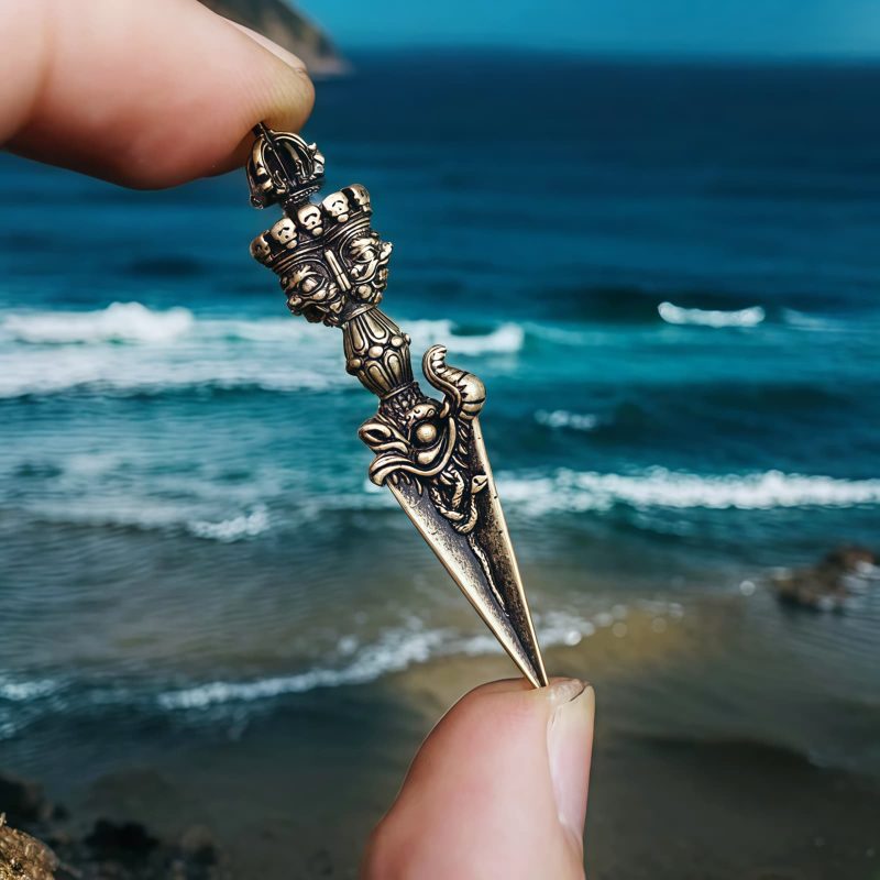 Collar con Dorje de Latón Tibetano: Símbolo de Poder Tibetan Dorje Brass Power Pendant