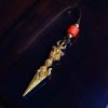 Collar con Dorje de Latón Tibetano: Símbolo de Poder Tibetan Dorje Brass Power Pendant