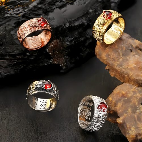 Anillo de la Fortuna con Granate Feng Shui y Diseño Pi Xiu Anillo de la Fortuna con Granate Feng Shui y Diseño Pi Xiu