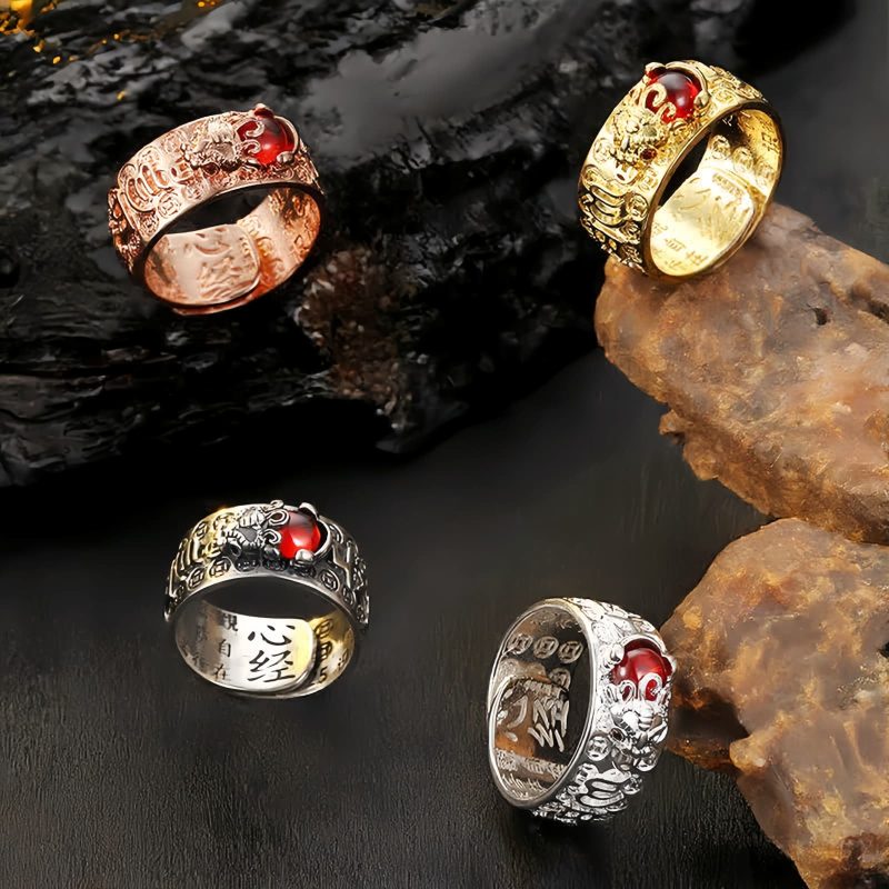 Anillo de la Fortuna con Granate Feng Shui y Diseño Pi Xiu FengShui Garnet Wealth Ring with PiXiu Design