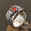 Anillo de la Fortuna con Granate Feng Shui y Diseño Pi Xiu FengShui Garnet Wealth Ring with PiXiu Design