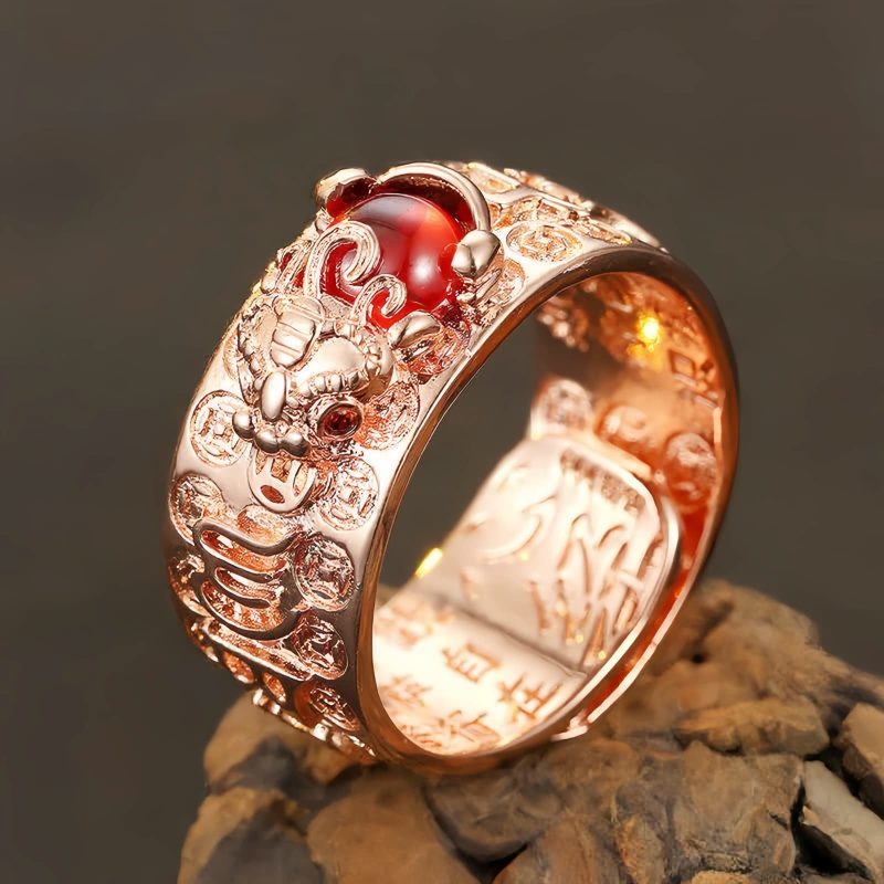 Anillo de la Fortuna con Granate Feng Shui y Diseño Pi Xiu FengShui Garnet Wealth Ring with PiXiu Design