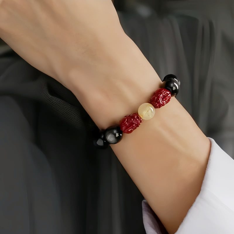 سوار يد من حجر الأوبسيديان الذهبي مع نقش "أوم ماني بادمي هوم" Gold Sheen Obsidian Om Mani Padme Hum Bracelet