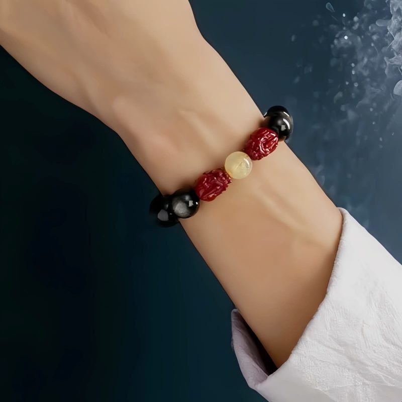سوار يد من حجر الأوبسيديان الذهبي مع نقش "أوم ماني بادمي هوم" Gold Sheen Obsidian Om Mani Padme Hum Bracelet