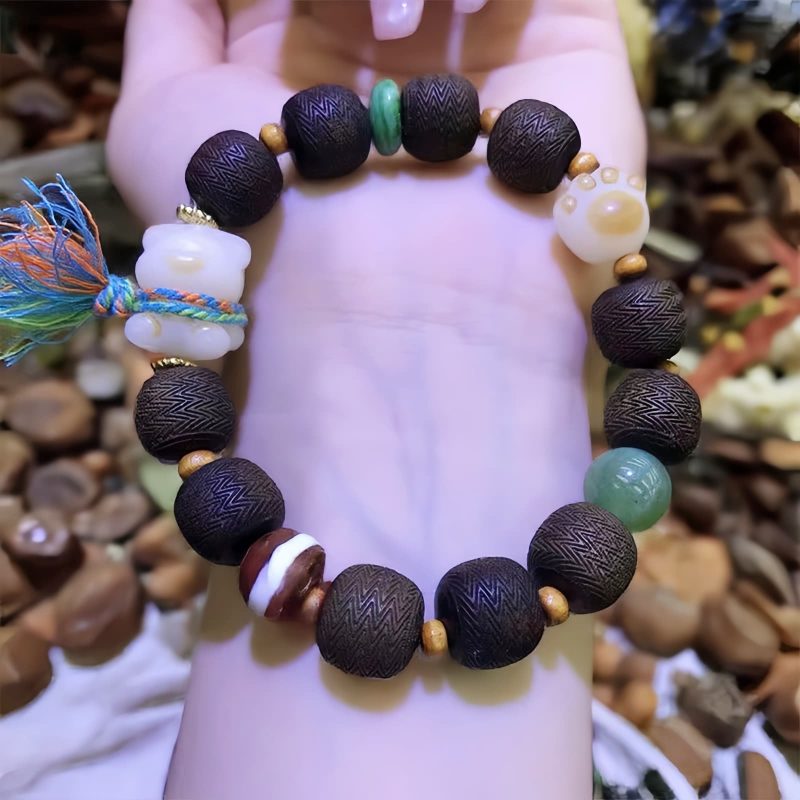 سوار يد من خشب عود قينان الأخضر وبذور بودهي للسلام Green Qinan Agarwood Bodhi Seed Peace Bracelet