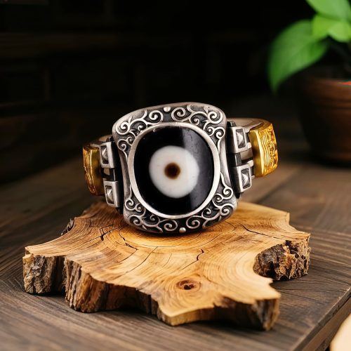 Anillo de Dzi con Diosa de la Riqueza en Plata Esterlina 925 Tibetana Anillo de Dzi con Diosa de la Riqueza en Plata Esterlina 925 Tibetana