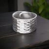 Anel Tibetano Martellado Feito à Mão em Prata 990 Tibetan 990 Silver Handmade Rustic Hammered Ring