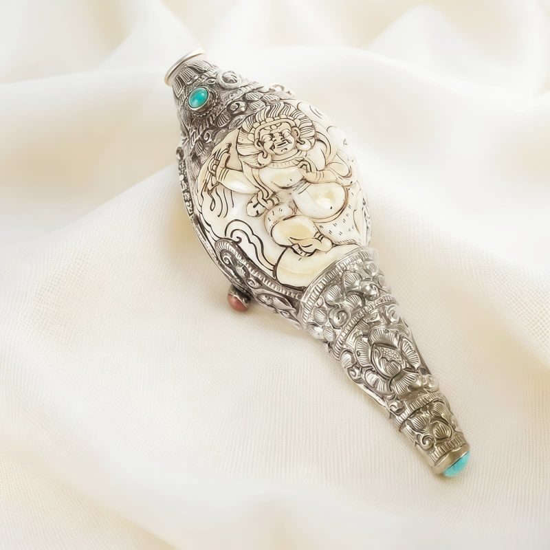 Decoración Budista Tibetana de Concha Shankha Grabada para la Riqueza Tibetan Engraved Shankha Buddha Wealth Decor