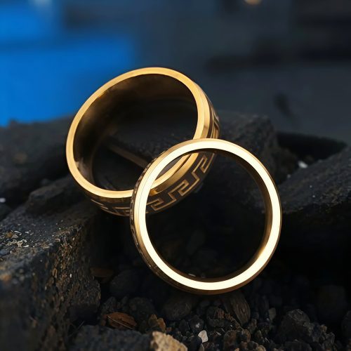 Anillo de Acero de Titanio con Diseño de la Gran Muralla Tibetana Anillo de Acero de Titanio con Diseño de la Gran Muralla Tibetana