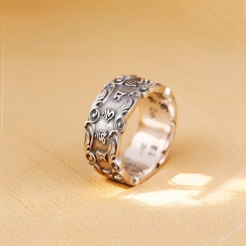 Anillo de Paz Ajustable Tibetano Om Mani Padme Hum Anillo de Paz Ajustable Tibetano Om Mani Padme Hum