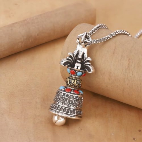 Collar con dije de Dorje Vajra y Om Mani Padme Hum: Fuerza y Protección Tibetana Collar con dije de Dorje Vajra y Om Mani Padme Hum: Fuerza y Protección Tibetana
