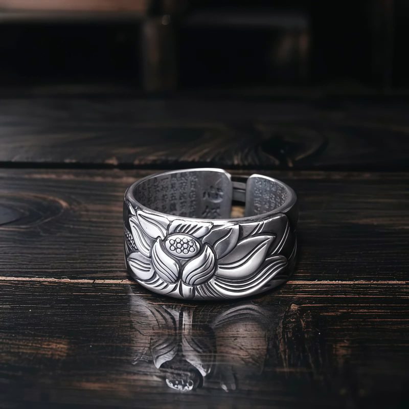 Anillo de Iluminación de Cobre Blanco Tibetano con Loto Tibetan White Copper Enlightenment Ring with Lotus