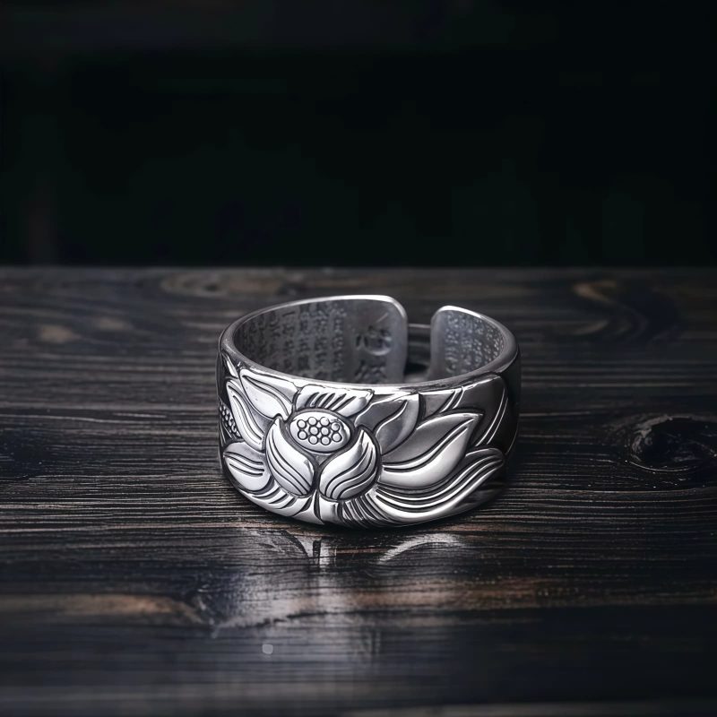 Anillo de Iluminación de Cobre Blanco Tibetano con Loto Tibetan White Copper Enlightenment Ring with Lotus
