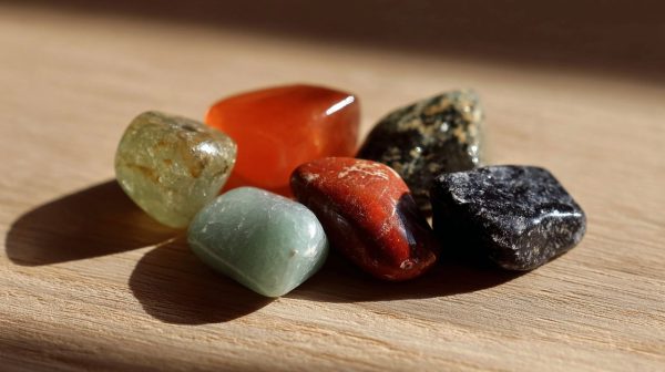 Varias piedras preciosas complementarias para Virgo