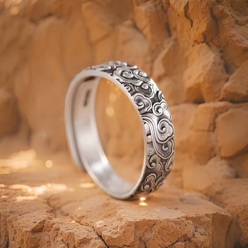 Anillo de la Suerte con Nubes Auspiciosas de Cobre Vintage Anillo de la Suerte con Nubes Auspiciosas de Cobre Vintage