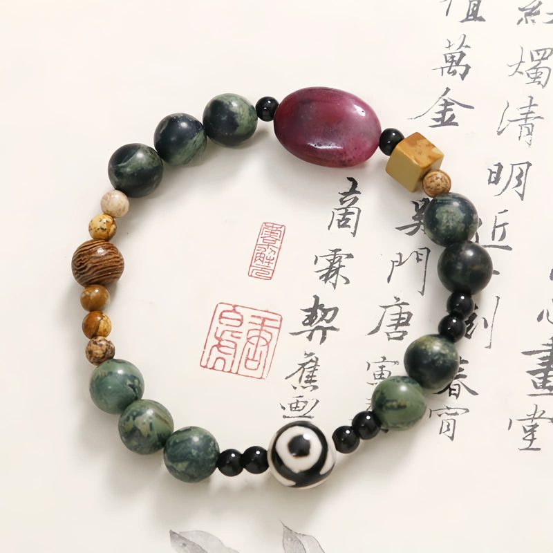 成功への緑瑪瑙三眼天珠ブレスレット Green Agate Three-eyed Dzi Bracelet for Success