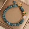Pulsera con dije de mariposa de ágata blanca y jade Jade White Agate Butterfly Charm Bracelet