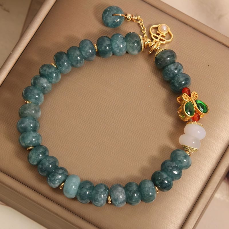 Pulsera con dije de mariposa de ágata blanca y jade Jade White Agate Butterfly Charm Bracelet