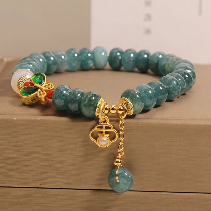 Pulsera con dije de mariposa de ágata blanca y jade Jade White Agate Butterfly Charm Bracelet