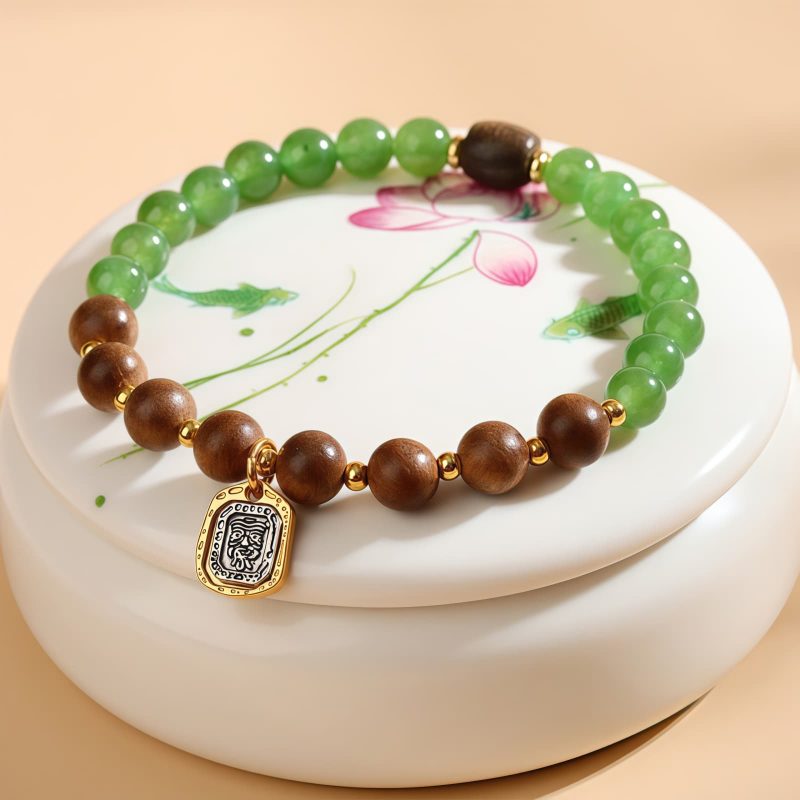 سوار يد من خشب العود الأخضر الكلشيدوني من كاليمانتان Kalimantan Agarwood Green Chalcedony Strength Bracelet