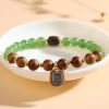 سوار يد من خشب العود الأخضر الكلشيدوني من كاليمانتان Kalimantan Agarwood Green Chalcedony Strength Bracelet