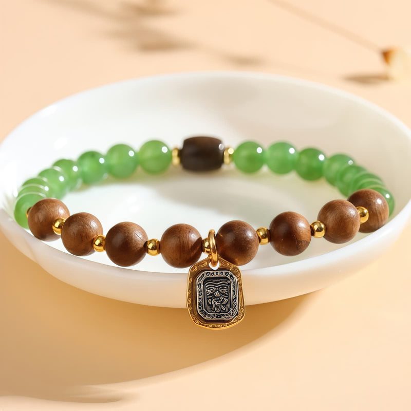سوار يد من خشب العود الأخضر الكلشيدوني من كاليمانتان Kalimantan Agarwood Green Chalcedony Strength Bracelet