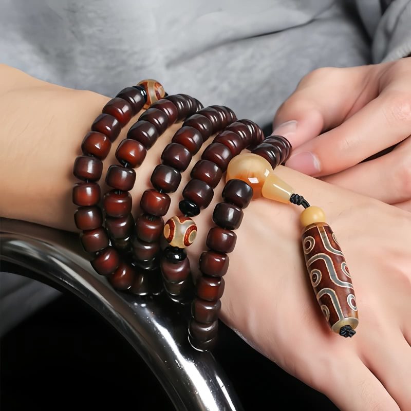 Pulsera de la Suerte con Dzi de Tres Ojos y Jade Three-Eyed Dzi Bead & Jade Luck Bracelet