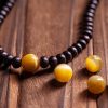 Pulsera Tibetana de Paz con Semillas de Bodhi Tibetan Bodhi Seed Peace Bracelet
