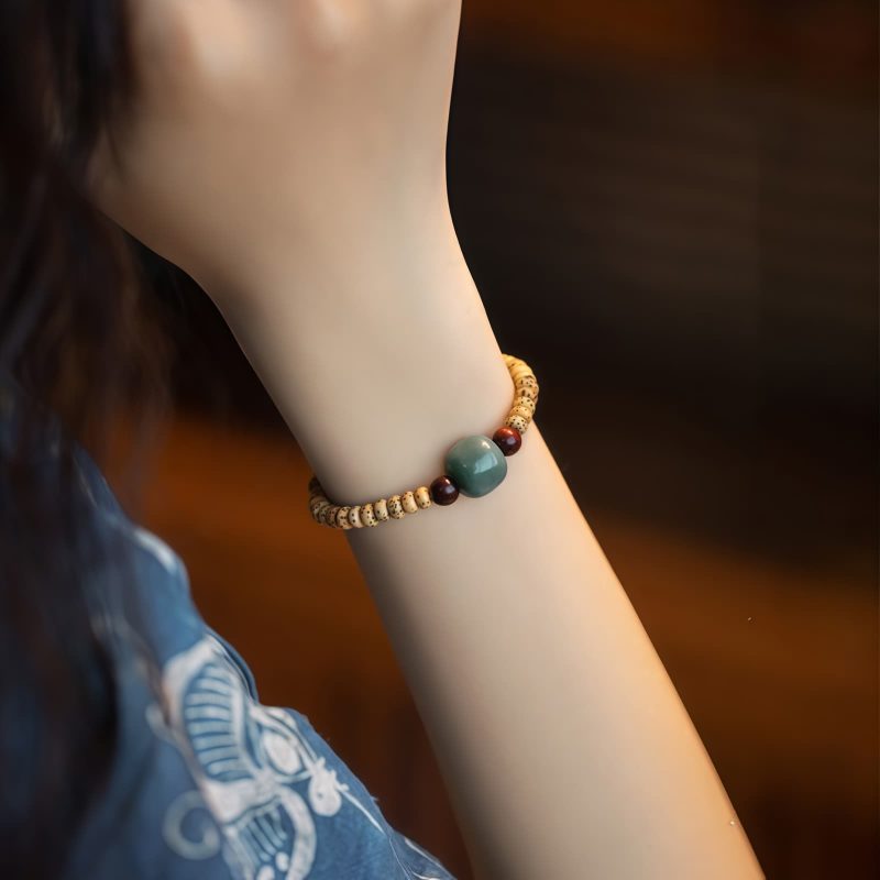 Pulseira de Sabedoria de Sementes de Bodhi e Sândalo Vermelho Bodhi Seed and Red Sandalwood Wisdom Bracelet