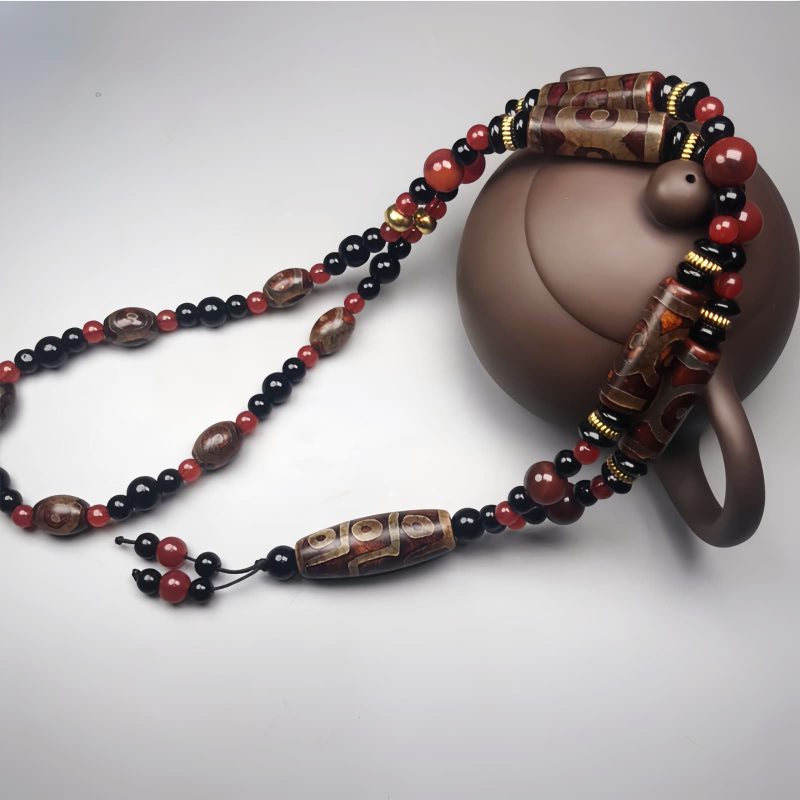 Collar con Ojo de Tigre de Nueve Ojos y Ágata Roja Nine-Eye Dzi Bead Red Agate Necklace