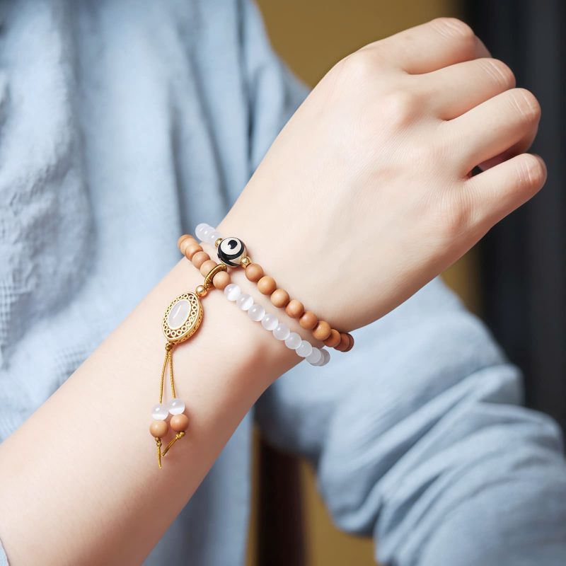 Pulsera de Protección Dzi Ojo de Gato con Sándalo Sandalwood Cat's Eye Dzi Protection Bracelet