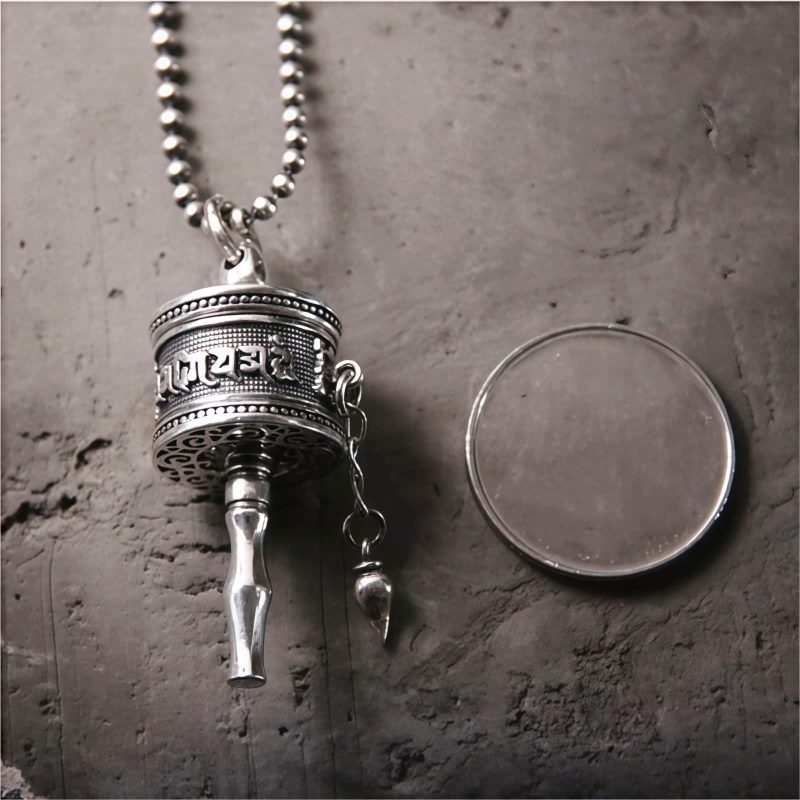 Collar con Rueda de Oración Om Mani Padme Hum de Plata Esterlina 925 Tibetana Tibetan 925 Sterling Silver Om Mani Padme Hum Prayer Wheel Necklace