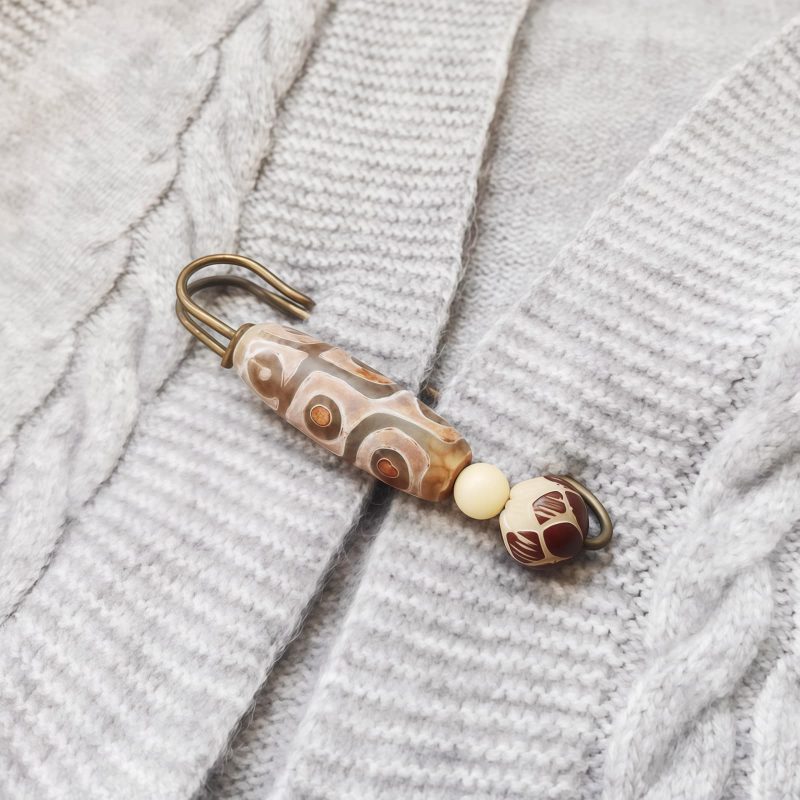 Broche de Semilla de Bodhi con Dzi de Nueve Ojos Tibetano Tibetan Nine-Eye Dzi Bead Bodhi Seed Brooch