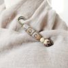 Broche de Semilla de Bodhi con Dzi de Nueve Ojos Tibetano Tibetan Nine-Eye Dzi Bead Bodhi Seed Brooch