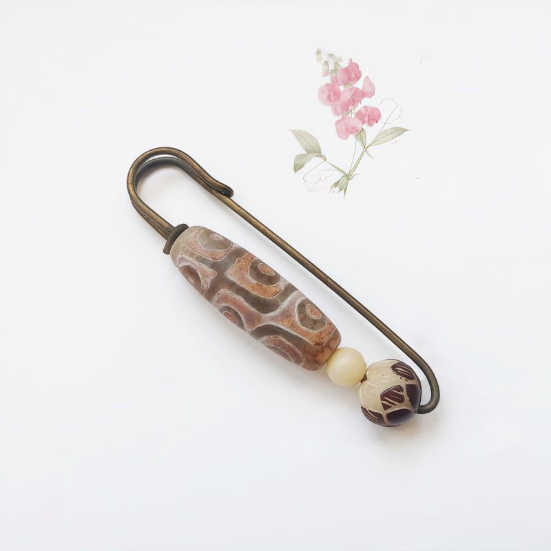 Broche de Semilla de Bodhi con Dzi de Nueve Ojos Tibetano Tibetan Nine-Eye Dzi Bead Bodhi Seed Brooch