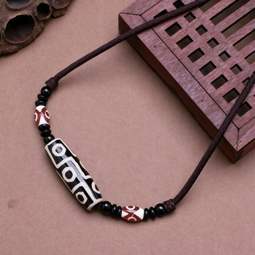 Collar de Protección con Cuenta Dzi Tibetana de Nueve Ojos Collar de Protección con Cuenta Dzi Tibetana de Nueve Ojos