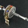 زخرفة حلقة الصلاة التبتية Om Mani Padme Hum لتعليق السيارة Tibetan Om Mani Padme Hum Prayer Wheel Car Hanging Ornament
