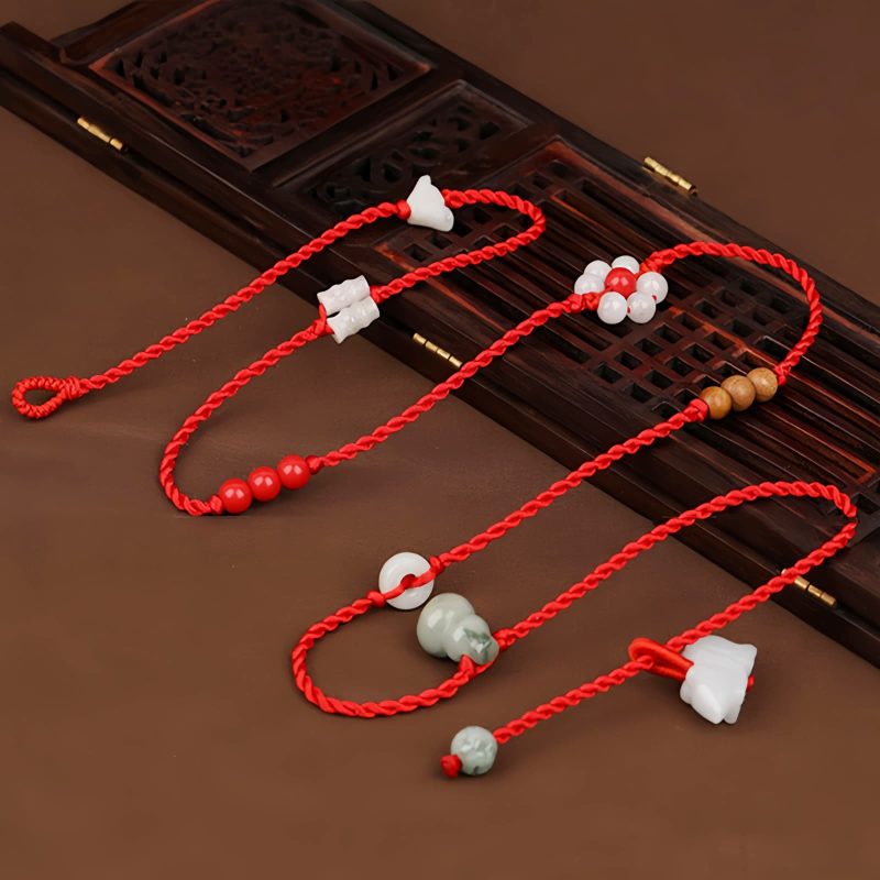 Cadena de Cintura del Zodiaco Chino de Madera de Durazno con Hilo Rojo Peach Wood Zodiac Belly Chain with Red String