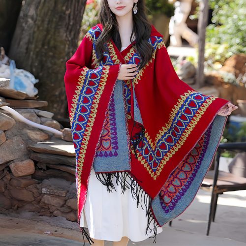 Chaleco con Capucha Tibetano con Borlas y Corazón Rojo Chaleco con Capucha Tibetano con Borlas y Corazón Rojo