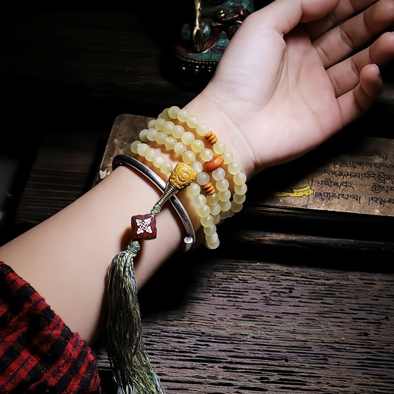 Pulseira de Âmbar de Chifre de Ovelha Tibetana 108 Contas de Mala da Sorte Tibet 108 Mala Sheep Horn Amber Luck Bracelet