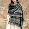 Xale Tibetano com Borlas e Flor de Caju Tibetan Cashew Flower Tassel Shawl