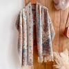 Chal envolvente con estampado de flores de anacardo tibetano Tibetan Cashew Flowers Shawl Wrap