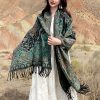 Chal envolvente con estampado de flores de anacardo tibetano Tibetan Cashew Flowers Shawl Wrap