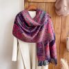 Chal envolvente con estampado de flores de anacardo tibetano Tibetan Cashew Flowers Shawl Wrap