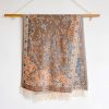 Chal envolvente con estampado de flores de anacardo tibetano Tibetan Cashew Flowers Shawl Wrap