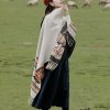 Chale Tibetano con Geometría Colorida Tibetan Colorful Geometry Shawl