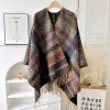 Chale Tibetano de Rayas Onduladas y Colores Vibrantes Tibetan Colorful Wavy Striped Shawl