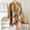 Chale Tibetano de Rayas Onduladas y Colores Vibrantes Tibetan Colorful Wavy Striped Shawl