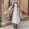 Chale Tibetano de Rayas Onduladas y Colores Vibrantes Tibetan Colorful Wavy Striped Shawl