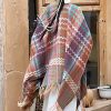Chale Tibetano de Rayas Onduladas y Colores Vibrantes Tibetan Colorful Wavy Striped Shawl